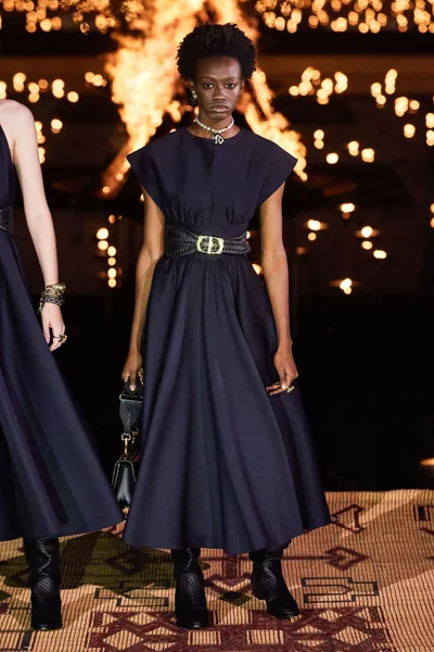 Look 70